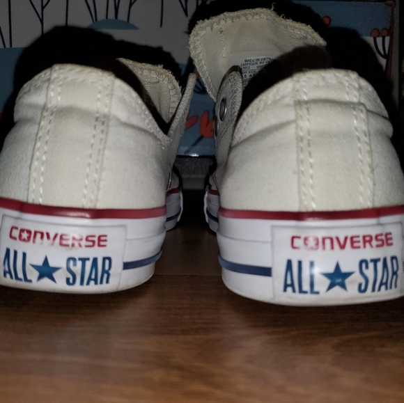 Converse - Picture 3 of 6